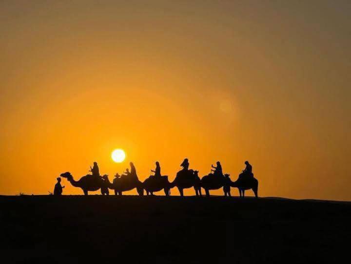 Hotel Bivouac Camel Trips à Merzouga Extérieur photo