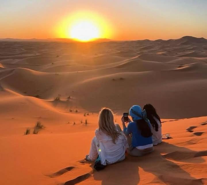 Hotel Bivouac Camel Trips à Merzouga Extérieur photo