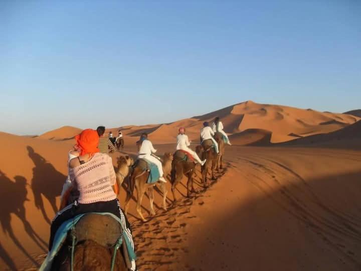 Hotel Bivouac Camel Trips à Merzouga Extérieur photo