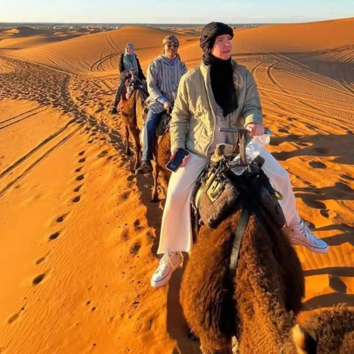 Hotel Bivouac Camel Trips à Merzouga Extérieur photo