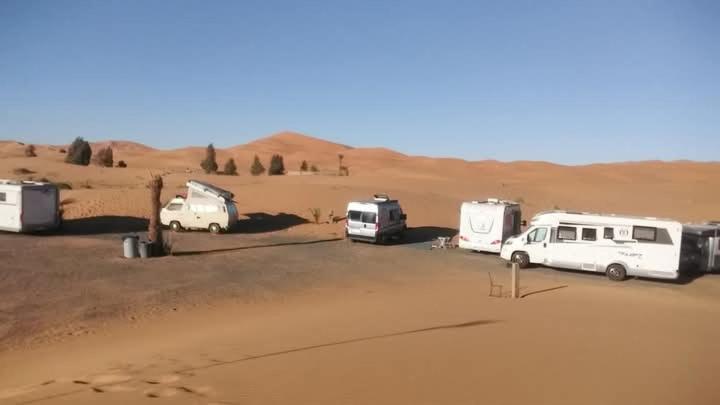Hotel Bivouac Camel Trips à Merzouga Extérieur photo