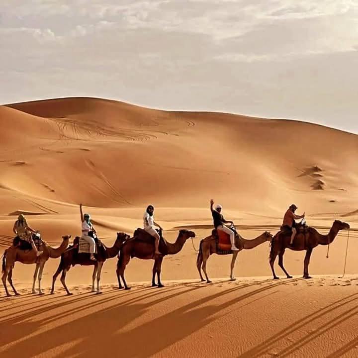 Hotel Bivouac Camel Trips à Merzouga Extérieur photo
